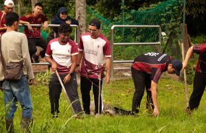 Mahasiswa UM tanam 111 pokok berembang di Kampung Kuantan