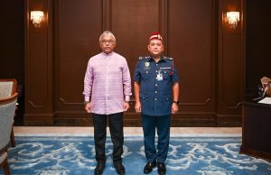 Sultan Pahang terima mengadap Pengarah Bomba Pahang baharu
