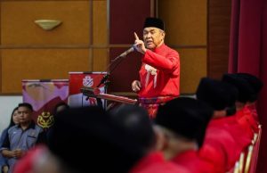 Perbandingan malaikat: Zahid mohon ampun kepada Allah SWT, minta maaf kepada semua