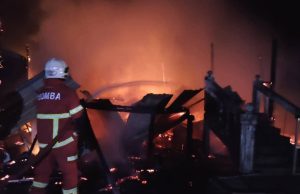 Rumah dan kereta hangus dijilat api di Kota Belud
