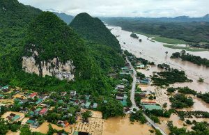 Flooding from storm Wipha cuts off hundreds in Vietnam