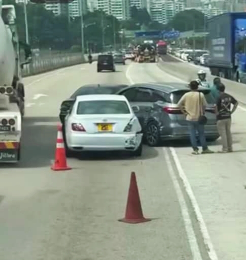 Oplus_0