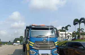 Warga emas gagal memotong, maut digilis lori