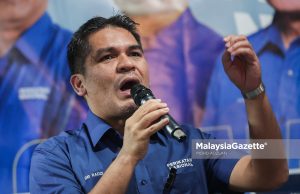 Marah DAP, belakang tetap berdakap – Radzi sindir UMNO