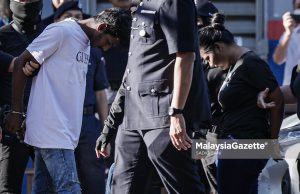 Suspek Kes Bunuh Penuntut Universiti Tangan Bergari Ke Mahkamah