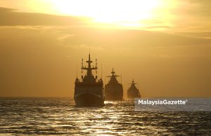 Formasi Ketika Terbenamnya Matahari #TLDM