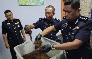 Pasangan kekasih aktif sindiket proses rokok dadah dicekup