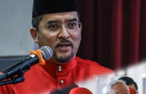 UMNO Mohon Ihsan Agong Laksana Tahanan Rumah Najib #MGFlash