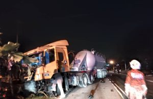 Pegawai tentera maut nahas dengan treler ketika beli makanan