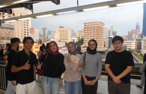 Mahasiswa UM bantu peniaga jalanan Kuala Lumpur fahami undang-undang