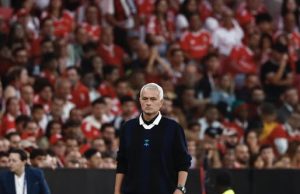 Gagal ke Liga Juara-Juara, Fenerbahce pecat Mourinho