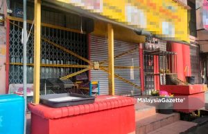 MPPn arah pasar raya mini pasang bendera Johor terbalik tutup 30 hari
