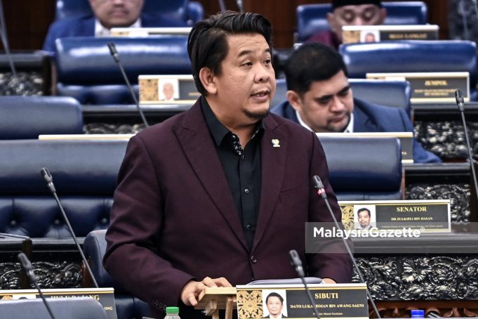 Timbalan Menteri Luar, Datuk Lukanisman Awang Sauni