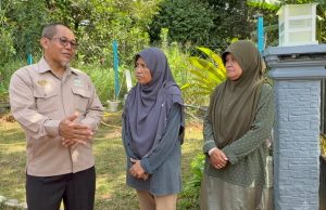 Sekumpulan penyelidik siasat rekahan tanah akibat gempa bumi