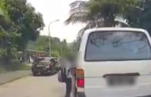 Pemandu Van Ambil, Turunkan Murid Ketika Kenderaan Bergerak Ditahan #MGFlash