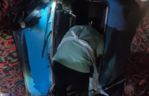 Dua cedera, tiga selamat kemalangan van kilang, MPV