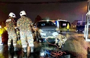 Penunggang motosikal maut bertembung kereta