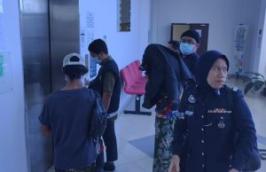 Pasangan lelaki mengaku liwat dan seks oral berkumpulan