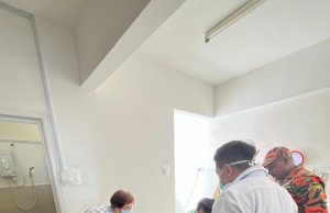 Bomba selamatkan wanita 83 tahun terperangkap dalam rumah