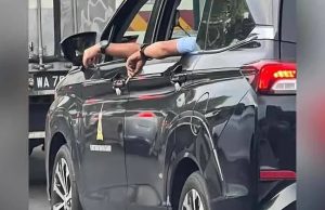 Penjawat awam tular merokok dalam kereta jabatan diberi Surat Tunjuk Sebab