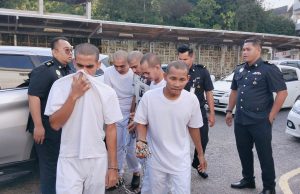 Seleweng diesel: Lima pekerja stor warga Indonesia dipenjara 15 bulan