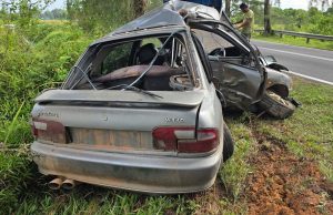 Remaja maut langgar pokok