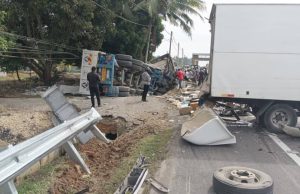 Seorang maut tersepit, tujuh cedera treler rempuh enam kenderaan