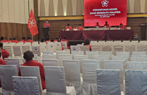 Perwakilan Sayap Bersekutu Bersatu keluar dewan protes kepimpinan ketuanya