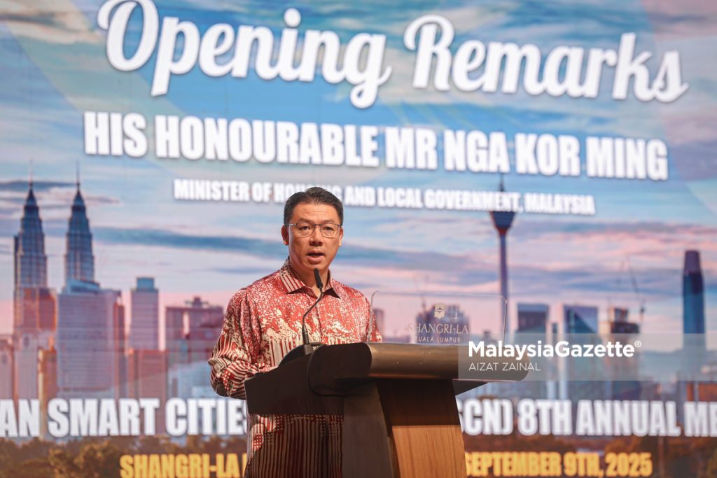 Menteri Perumahan dan Kerajaan Tempatan, Nga Kor Ming berucap pada ASEAN Smart City Network Annual Meeting 8 (ASCN8) di Shangri-la Hotel, Kuala Lumpur. Foto AIZAT ZAINAL, 9 SEPTEMBER 2025.