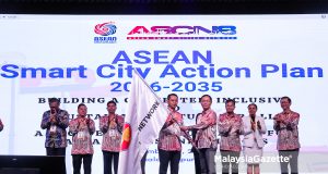 Pengerusi Mesyuarat Tahunan ke-8 Rangkaian Bandar Pintar ASEAN (ASCN8), Mohd Hazli Ahmad Adnan bergambar selepas Mesyuarat Tahunan ke-8 ASEAN Smart Cities Network (ASCN8) di Shangri-la Hotel, Kuala Lumpur. Foto MOHD ADZLAN, 09 SEPTEMBER 2025.