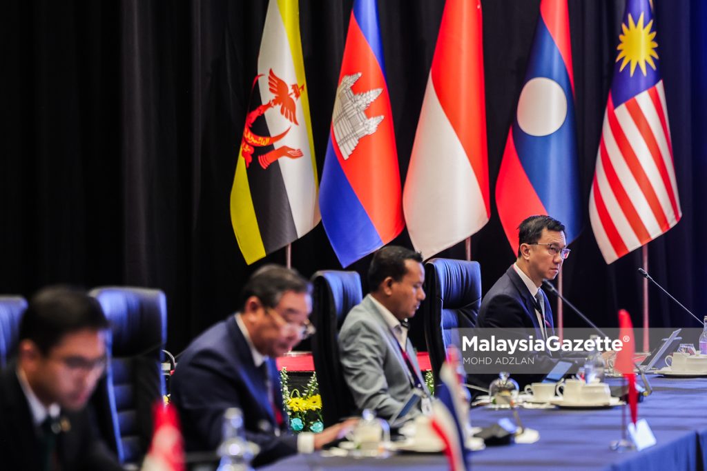Sekitar Mesyuarat Gabenor dan Datuk Bandar Ibu Kota ASEAN 2025 (MGMAC) di Pusat Konvensyen Kuala Lumpur (KLCC), Kuala Lumpur. Foto MOHD ADZLAN, 12 OGOS 2025.