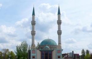 Sembilan masjid di Belanda terima surat berbaur kebencian, kesan darah