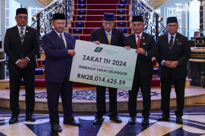 Penyerahan zakat LTH kepada LZS.