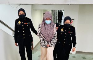Bekas guru besar didakwa salah guna kuasa keluarkan RM20, 000 duit PIBG