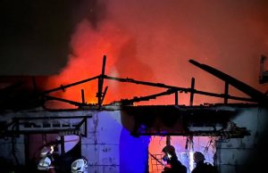 Rumah, tujuh kenderaan musnah dalam kebakaran