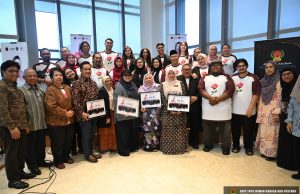 Cik Ros untuk pendidikan seni