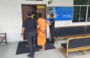 Lelaki ditahan polis susulan tindakan menyerang sepasang suami isteri selepas berang ditegur merokok di sebuah restoran di Seksyen 13, Shah Alam, pada Khamis lalu.