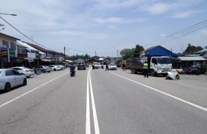Wanita melintas jalan maut dirempuh lori