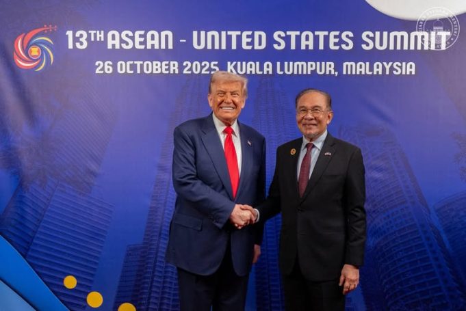 Anuar trump