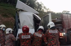 Pemandu tersepit dirempuh treler