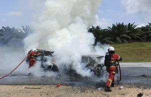 Dua maut, tiga kritikal dalam nahas tiga kenderaan