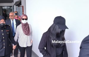 Dua pegawai bank didakwa terima rasuah lebih RM58,000