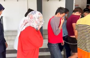 Ibu bapa mangsa kelar direman dua hari