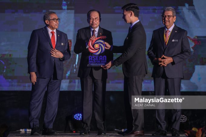 PEMBUKAAN PERSIDANGAN ASEAN