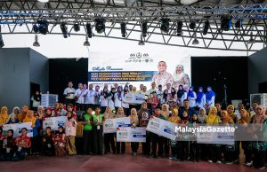 AKAR, AKSI semai benih keusahawanan sejak remaja di Perak Menteri Besar Perak, Datuk Seri Saarani Mohamad ketika sesi bergambar selepas merasmikan Pertandingan Asas Keusahawanan Anak Remaja (AKAR), Asas Keusahawanan Koperasi (AKSI) dan Junior Food Security Innovation Challenge (J-SINC) Peringkat Negeri Perak Tahun 2025 di RTC Perak, Gopeng, pada Isnin. Foto ANIQ NABILAFIQ ANUAR, 13 OKTOBER 2025. J-SINC