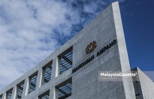 Wanita mengaku salah curi kunci, alat kawalan jauh rumah rakannya