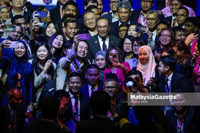 MGF28102025 - ANWAR ASEAN-11