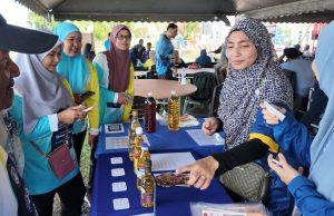 UM bantu komuniti kampung kitar semula sisa minyak masak