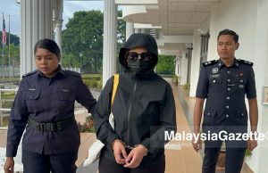 Peniaga kuih bulan didakwa pecah amanah lebih RM1.9 juta