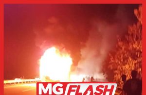 Tujuh Cedera Bas Terbakar Kemalangan Dengan Lori #MGFlash